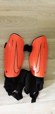 Chrániče futbalové nike, 