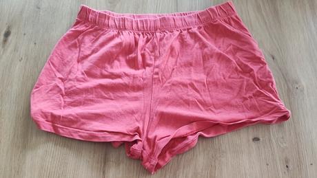 Kraťase, reserved,146