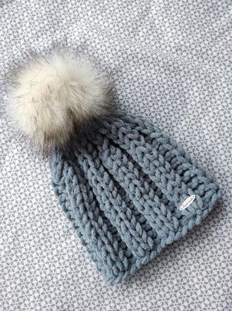 Siva ciapka z zpuffy m, m