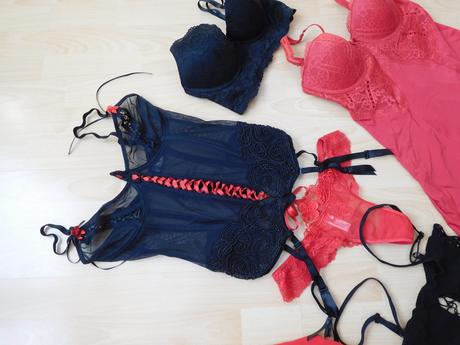 Čipkované spodné prádlo, s
