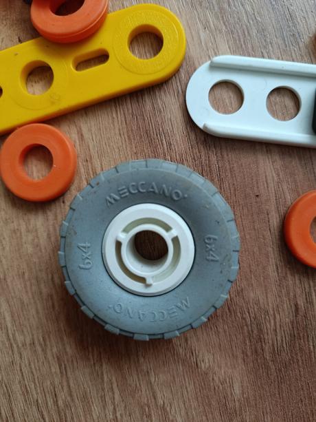 Stavebne diely na auto,