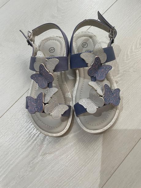 Sandálky, 27