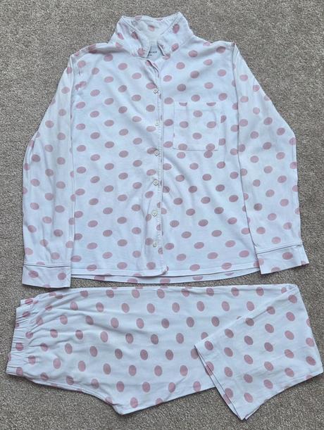 Pyžamo, reserved,152