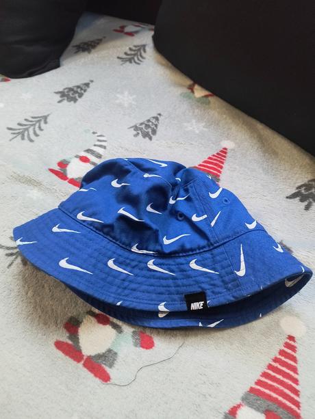 Krásny klobúk nike, nike,52