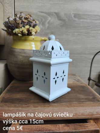 Krásny malý biely lampasik na čajovú sviečku,
