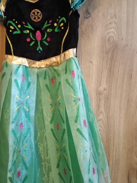 Šaty na karneval anna, 