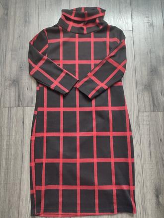 Kárované rolákové šaty, 38