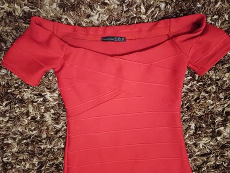Sýto červené šaty., atmosphere,xs