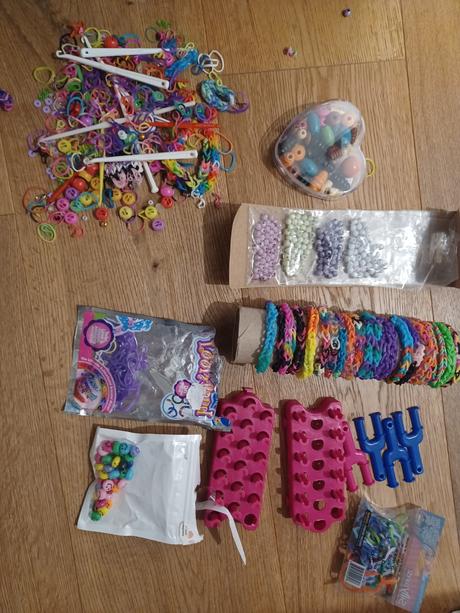 Gumičky a korálky na výrobu náramkov, 