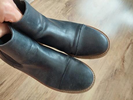 Prechodne tmave topanky, 40