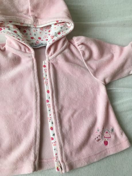 Pekná mikinka s kapucňou na zips, 62