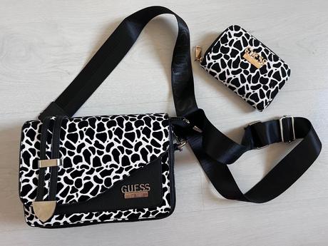 Krásna kabelka a peňaženka, 