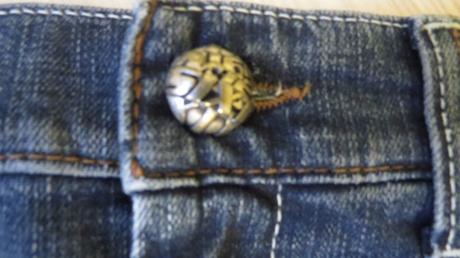 Zostihlujuca riflova sukna. top stav a strih., miss sixty,s