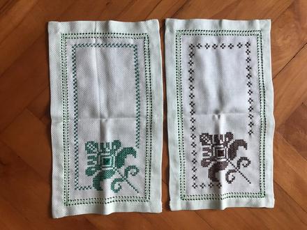 Krásne vyšívané obrúsky - set - 2 kusy,