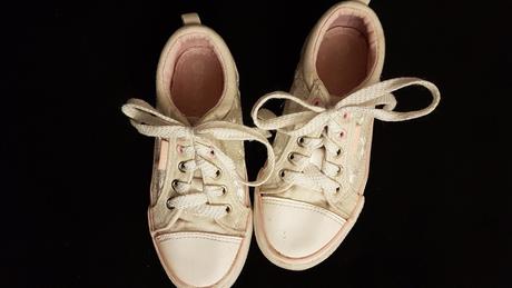 Predám dievčenské tenisky, 28