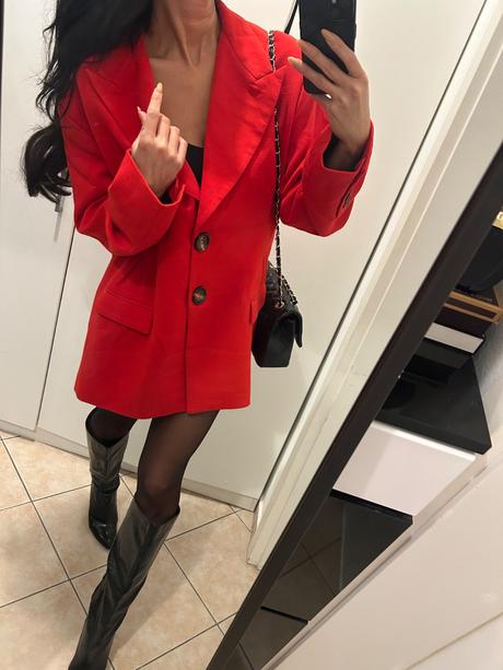 Červené lux. sako, 