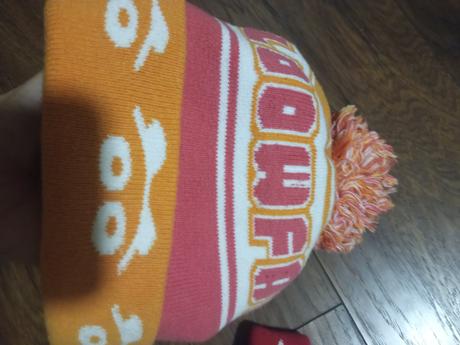 Loowfat čiapky oba za 10 eur, 