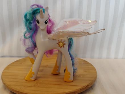 Zber. my little pony princess celestia hasbro 2011, 