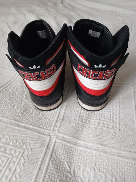 Adidas chicago bulls velkost 48, adidas,48