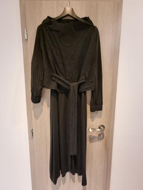 Nové čierne šaty nehera, 34