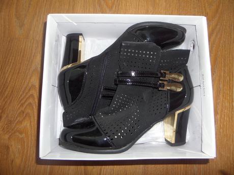 Dierkované čižmy, 40