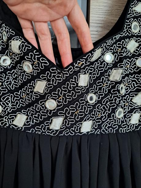 Elegantné šaty, xs