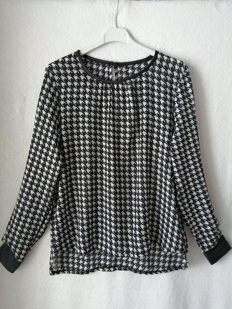 Pekná pohodlná blúzka, 38