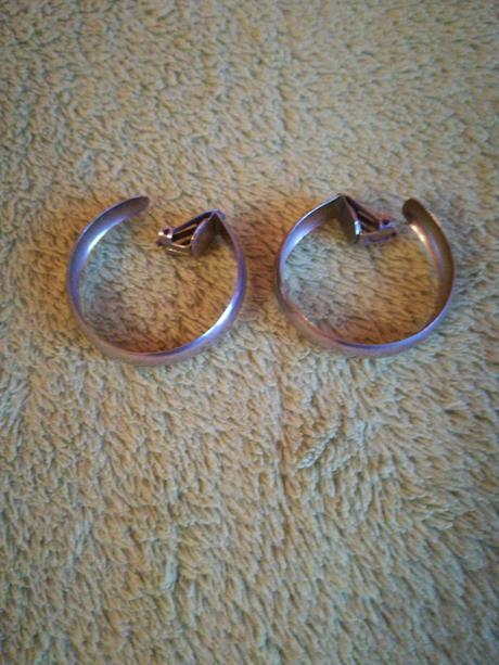 Bižutéria a retro kúsky, aj nové.,