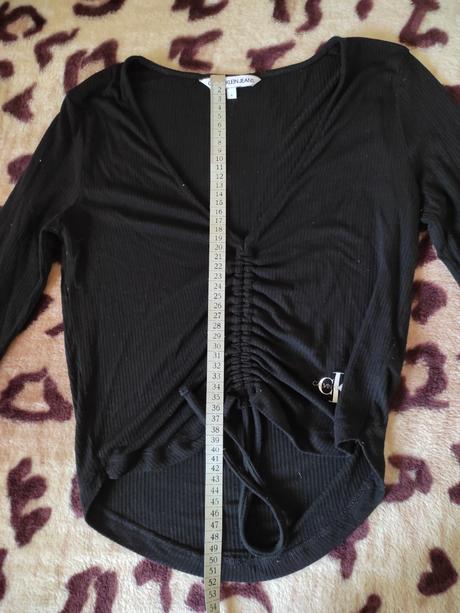 Elegantny elasticky top ck s vystrihom, dlhy rukav, calvin klein,s