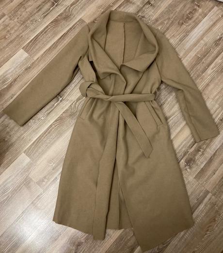 Krásny béžový kabát, m