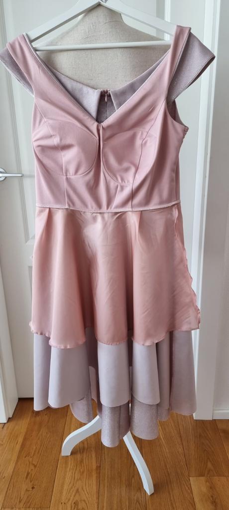 Spoločenské šaty, 42