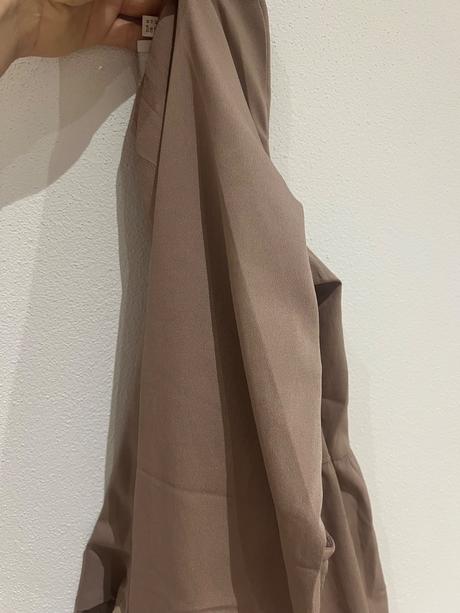 Pohodlne a lahucke saty, zakryvajuce nedostatky, 42