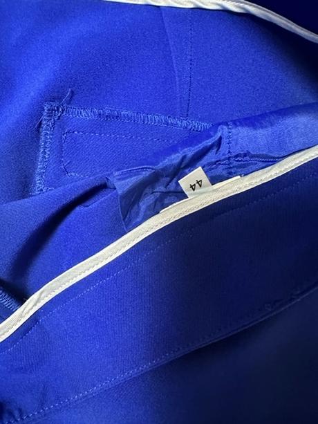 Kráľovský modrý nohavicový kostým zn. gaudi it 44, l / m