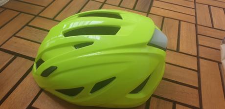 Prilba na bicykel, s