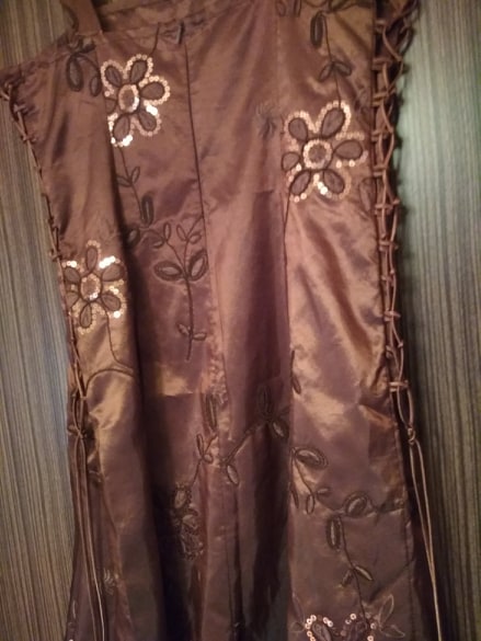 Spolocenské saty, 46