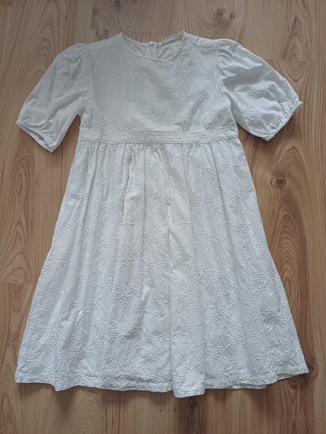 Saty s vysivkou, reserved,146