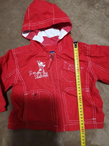 Červená bundička, 80