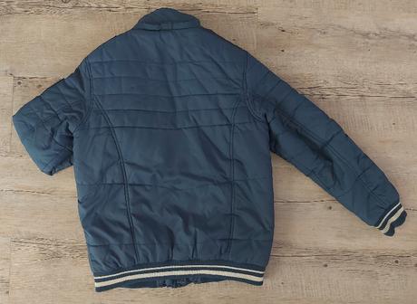 Modrá zimná vetrovka, chapter young,164