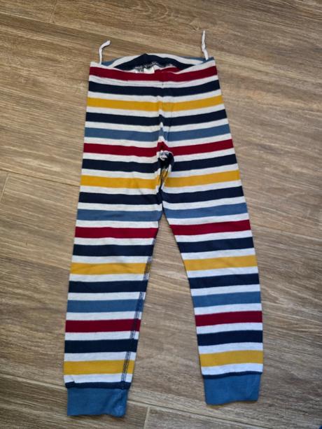 Spodky č.110-116, h&m,110