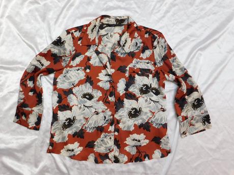 Velmi pekna bluzka, zara,40