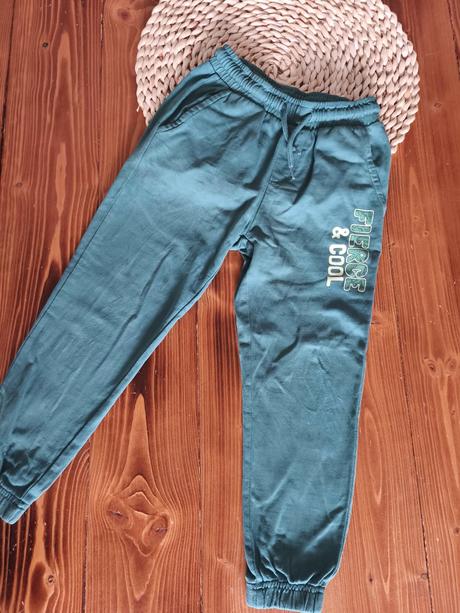 Tepláky 104 smaragdovo zelene, 104