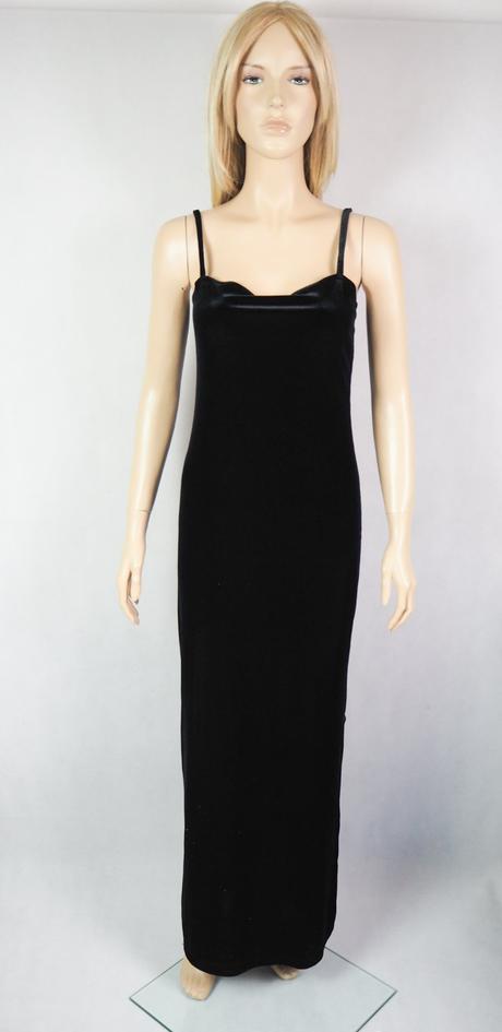 Kvalitné zamatové šaty hennes, 40