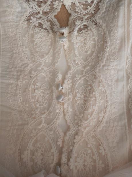 Smotanové šaty s krajkou, 128