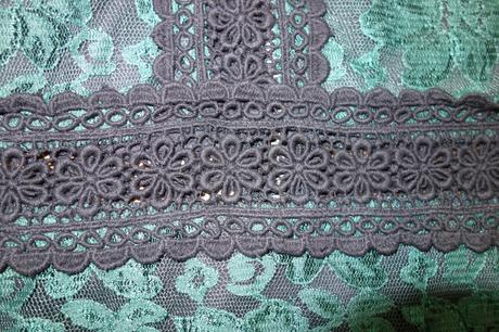 Čipkové šaty glamorous, s