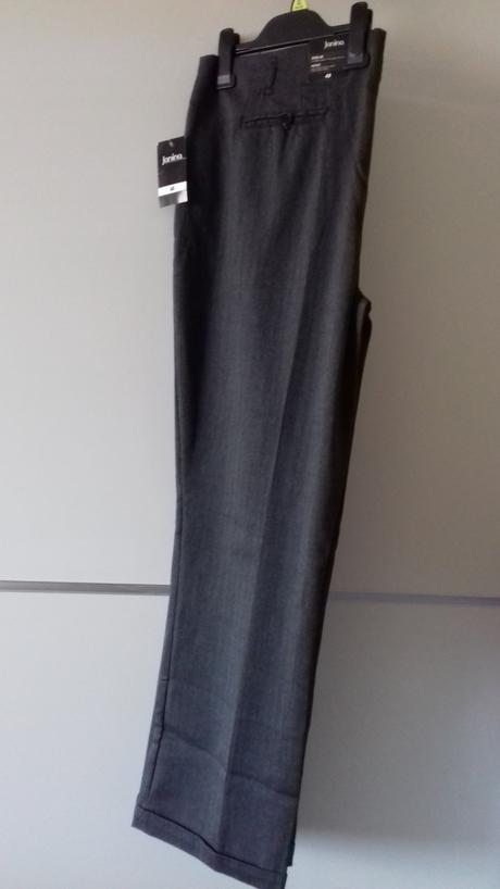 Tmavosede nohavice, 48