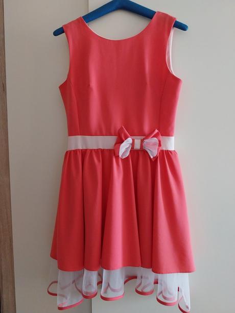 Dievčenské šaty, 38