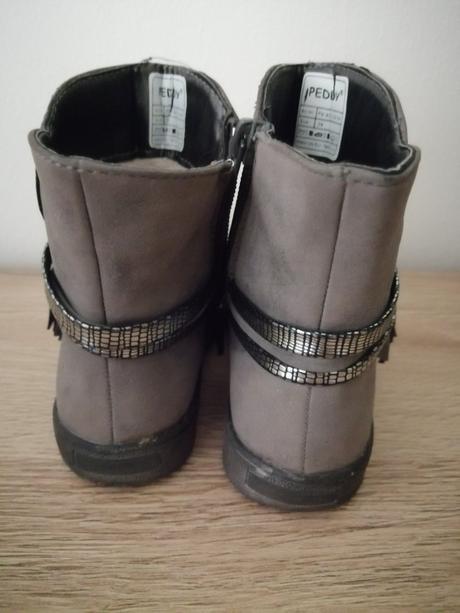 Čižmičky, peddy,24