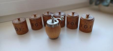 Retro - drevené koreničky a mlynček 70ty rok,