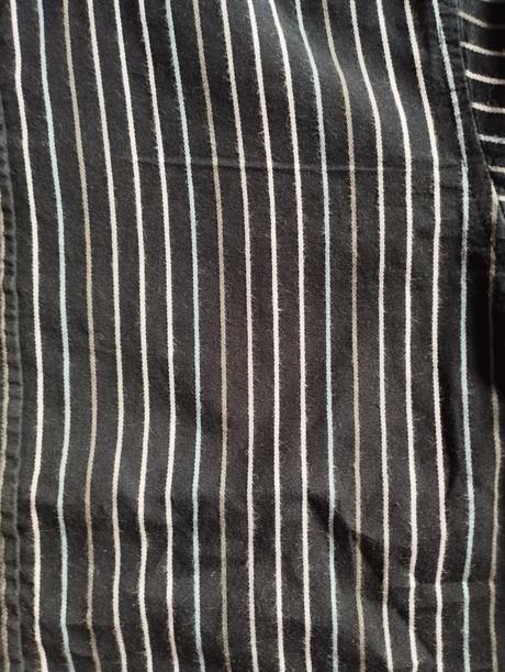 Cierna pruzkovana kosela, 128