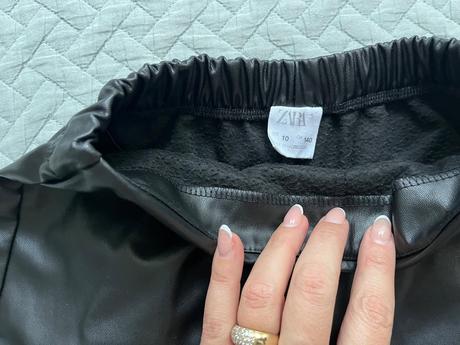 Dievcenske kozene sortko sukna, zara,140